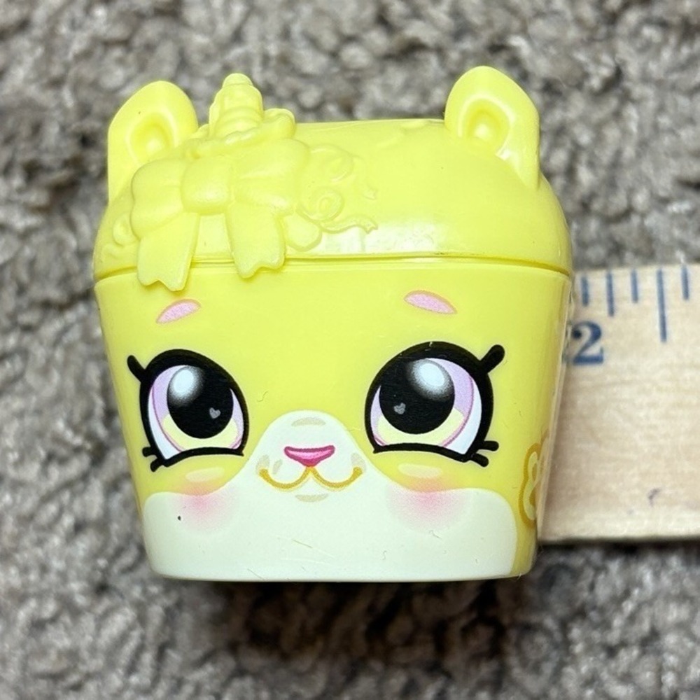 Shopkins Lot 30 Petkins Pods Storage Containers Eggs Cases Various Colors Bundle - Picture 7 of 8